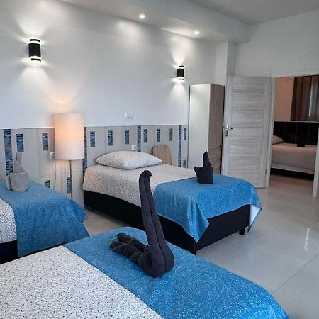 Azyl Hotel Legnica Luaran gambar