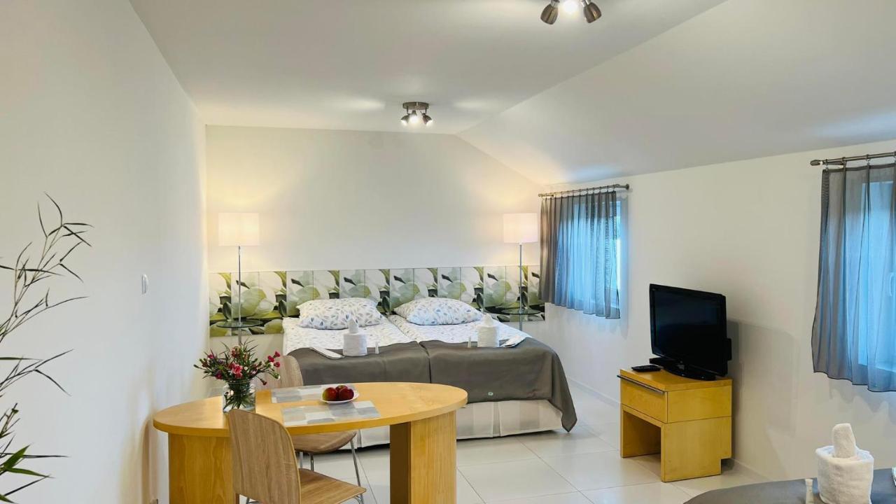 Azyl Hotel Legnica Luaran gambar