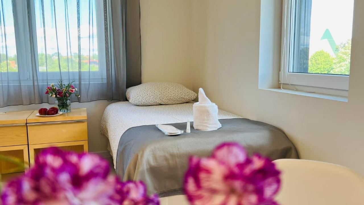 Azyl Hotel Legnica Luaran gambar
