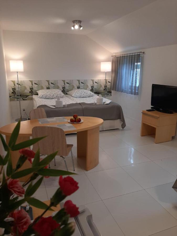 Azyl Hotel Legnica Luaran gambar