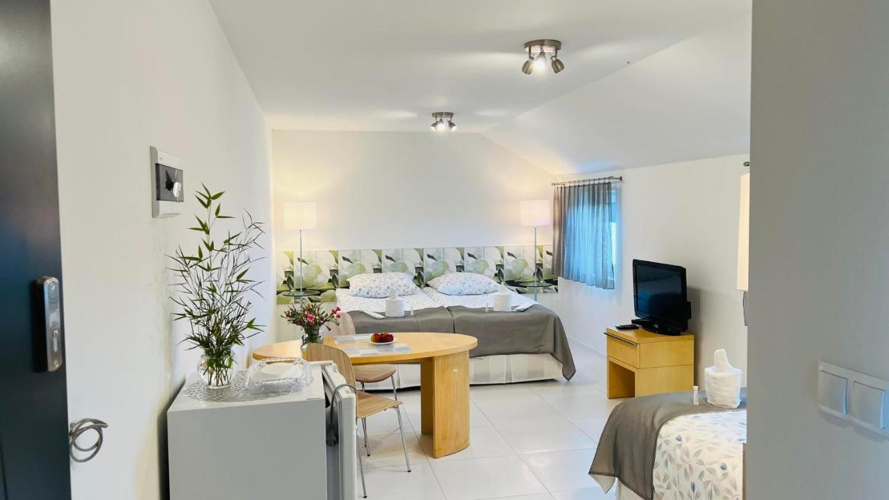 Azyl Hotel Legnica Luaran gambar