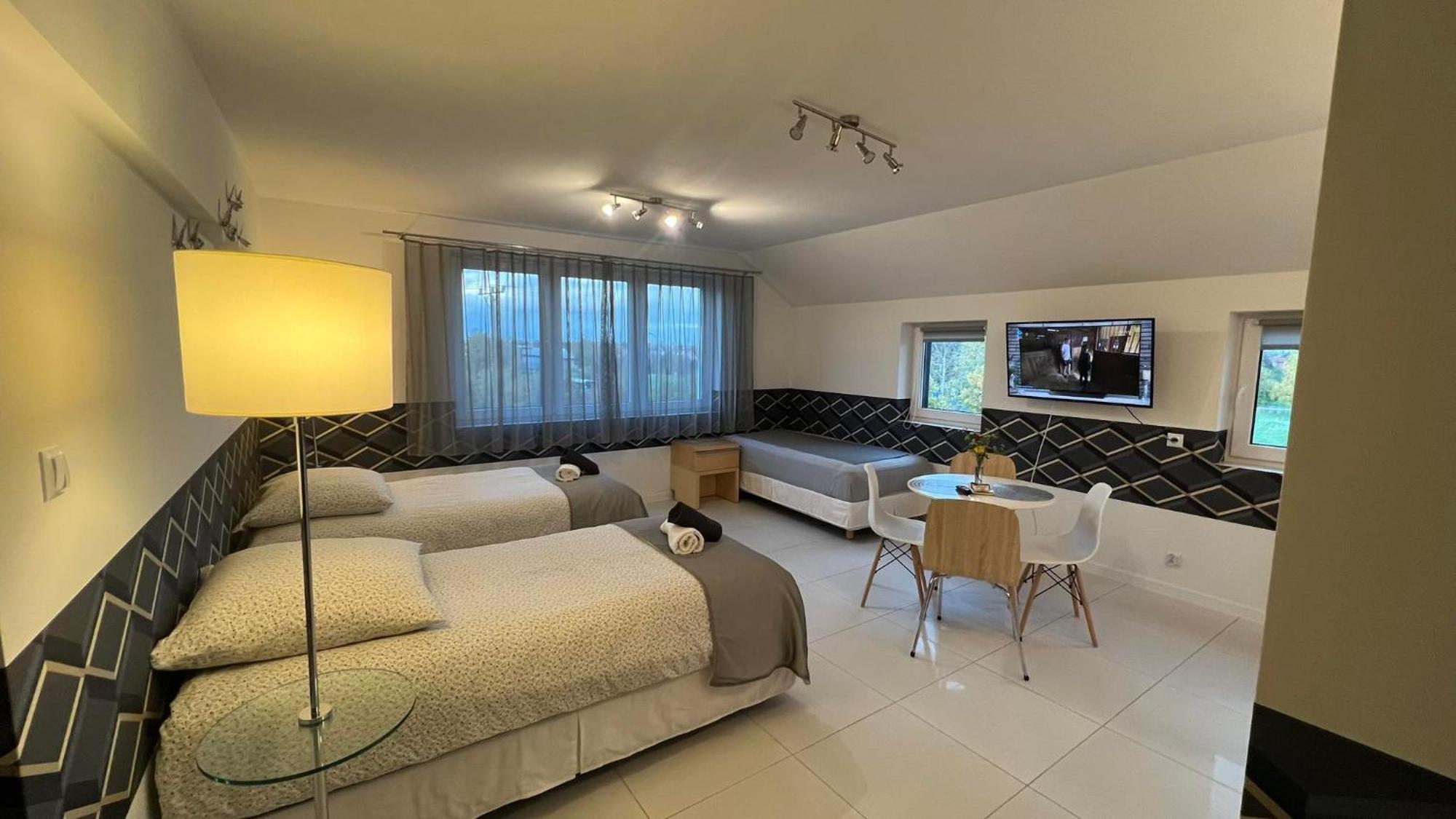 Azyl Hotel Legnica Luaran gambar