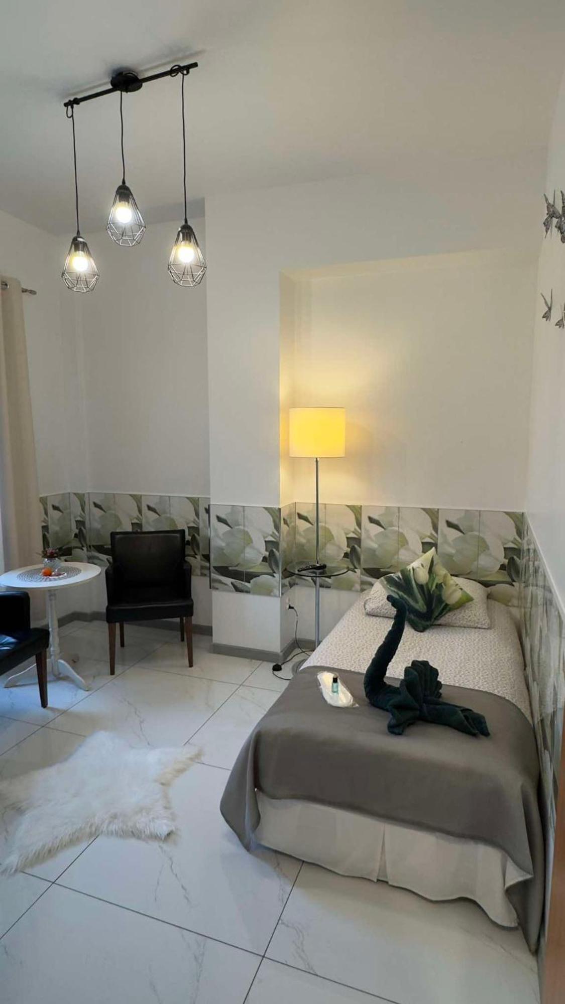 Azyl Hotel Legnica Luaran gambar