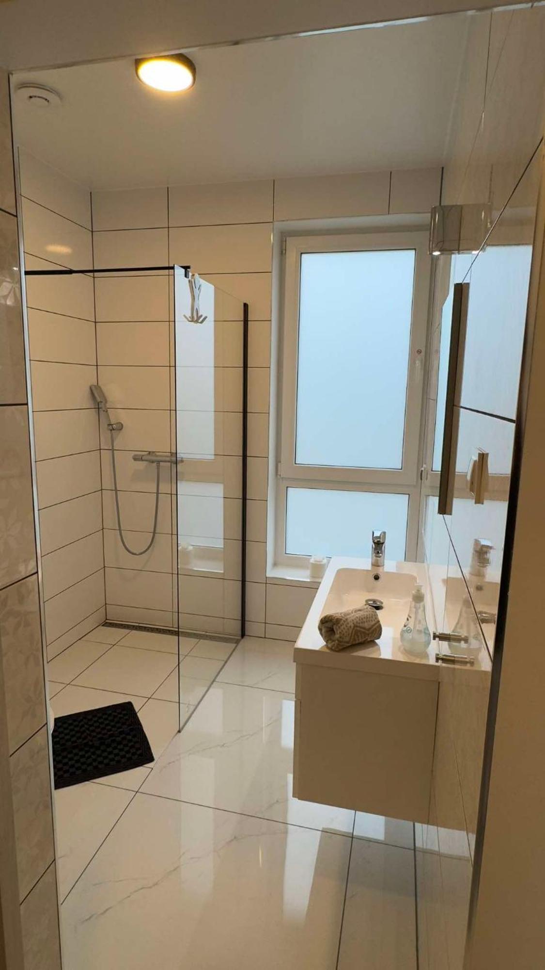 Azyl Hotel Legnica Luaran gambar